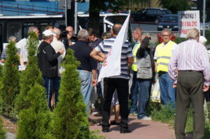 07.09.2016. Protest mieszańców SM Hutnik w Ostrowcu. Program "Interwencja" / Krzysztof Bujnowicz / Radio Kielce