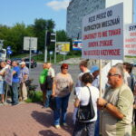 07.09.2016. Protest mieszańców SM Hutnik w Ostrowcu. Program "Interwencja" / Krzysztof Bujnowicz / Radio Kielce