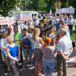 07.09.2016. Protest mieszańców SM Hutnik w Ostrowcu. Program "Interwencja" / Krzysztof Bujnowicz / Radio Kielce