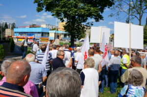 07.09.2016. Protest mieszańców SM Hutnik w Ostrowcu. Program "Interwencja" / Krzysztof Bujnowicz / Radio Kielce