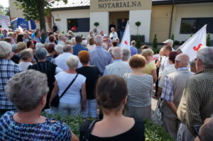 07.09.2016. Protest mieszańców SM Hutnik w Ostrowcu. Program "Interwencja" / Krzysztof Bujnowicz / Radio Kielce