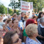 07.09.2016. Protest mieszańców SM Hutnik w Ostrowcu. Program "Interwencja" / Krzysztof Bujnowicz / Radio Kielce