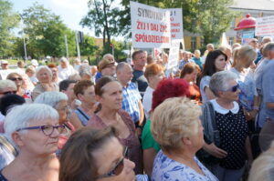 07.09.2016. Protest mieszańców SM Hutnik w Ostrowcu. Program "Interwencja" / Krzysztof Bujnowicz / Radio Kielce