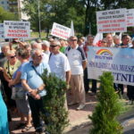 07.09.2016. Protest mieszańców SM Hutnik w Ostrowcu. Program "Interwencja" / Krzysztof Bujnowicz / Radio Kielce