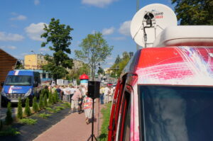 07.09.2016. Protest mieszańców SM Hutnik w Ostrowcu. Program "Interwencja" / Krzysztof Bujnowicz / Radio Kielce