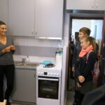 23.09.2016. Fundacja "Fabryki Marzeń" wyremontowała mieszkanie jednej z kieleckich rodzin / Marlena Płaska / Radio Kielce