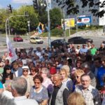 07.09.2016 Mieszkańcy spółdzielni mieszkaniowej „Hutnik” w Ostrowcu Świętokrzyskim pikietują na ulicy Iłżeckiej w obronie spółdzielni / Kalina Łabuz - Bębas / Radio Kielce