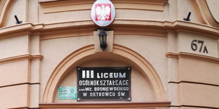 23.09.2016. Liceum Ogólnokształcące imienia Broniewskiego w Ostrowcu / Kalina Łabuz-Bębas / Radio Kielce