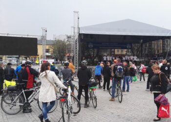 25.09.2016. OstrowerFest - impreza promująca zdrowy tryb życia i integrująca środowisko cyklistów / Kalina Łabuz-Bębas / Radio Kielce