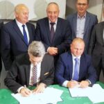 28.09.2016. Podpisanie umowy na budowę obwodnicy Ćmielowa / Kalina Łabuz-Bębas / Radio Kielce