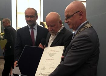 16.09.2016 Profesor Adam Myjak został Honorowym Obywatelem Miasta Sandomierza / Grażyna Szlęzak - Wójcik / Radio Kielce