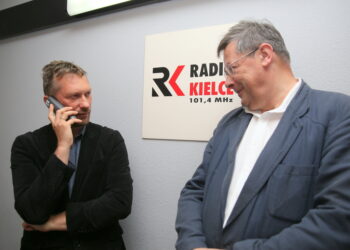 19.09.2016. Marek Hadała (z prawej) i Zbigniew Brzeziński z Miejskiego Urzędu Pracy w Kielcach / Kamil Król / Radio Kielce