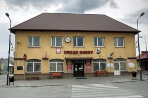 24.04.2016 Nowa Słupia. Urząd gminy. / Jarosław Kubalski / Radio Kielce