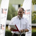 03.09.2016 Kielce. Piknik w ogrodzie Radia Kielce. Prezentacja nowej ramówki oraz podsumowanie akcji "Wakacje z duchami historii". Prezes Radia Kielce Janusz Knap. / Jarosław Kubalski / Radio Kielce