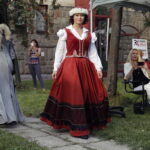 03.09.2016 Kielce. Piknik w ogrodzie Radia Kielce. Prezentacja nowej ramówki oraz podsumowanie akcji "Wakacje z duchami historii". Pokaz mody w wykonaniu dziennikarzy Radia Kielce. / Jarosław Kubalski / Radio Kielce
