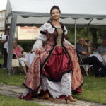 03.09.2016 Kielce. Piknik w ogrodzie Radia Kielce. Prezentacja nowej ramówki oraz podsumowanie akcji "Wakacje z duchami historii". Pokaz mody w wykonaniu dziennikarzy Radia Kielce. / Jarosław Kubalski / Radio Kielce