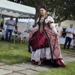 03.09.2016 Kielce. Piknik w ogrodzie Radia Kielce. Prezentacja nowej ramówki oraz podsumowanie akcji "Wakacje z duchami historii". Pokaz mody w wykonaniu dziennikarzy Radia Kielce. / Jarosław Kubalski / Radio Kielce