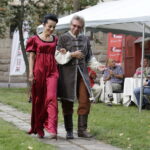 03.09.2016 Kielce. Piknik w ogrodzie Radia Kielce. Prezentacja nowej ramówki oraz podsumowanie akcji "Wakacje z duchami historii". Pokaz mody w wykonaniu dziennikarzy Radia Kielce. / Jarosław Kubalski / Radio Kielce
