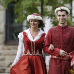 03.09.2016 Kielce. Piknik w ogrodzie Radia Kielce. Prezentacja nowej ramówki oraz podsumowanie akcji "Wakacje z duchami historii". Pokaz mody w wykonaniu dziennikarzy Radia Kielce. / Jarosław Kubalski / Radio Kielce