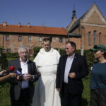 07.09.2016. Klasztor Dominikanów w Sandomierzu. Konferencja posła Krzysztofa Lipca / Jarosław Kubalski / Radio Kielce