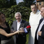 07.09.2016. Klasztor Dominikanów w Sandomierzu. Konferencja posła Krzysztofa Lipca / Jarosław Kubalski / Radio Kielce