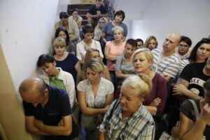 07.09.2016 Suchedniów. Spotkanie rodziców uczniów szkoły podstawowej nr 1 z burmistrzem w sprawie jej przeniesienia do gimnazjum. / Jarosław Kubalski / Radio Kielce