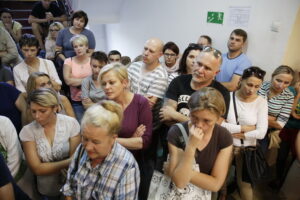 07.09.2016 Suchedniów. Spotkanie rodziców uczniów szkoły podstawowej nr 1 z burmistrzem w sprawie jej przeniesienia do gimnazjum. / Jarosław Kubalski / Radio Kielce