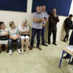 07.09.2016 Suchedniów. Spotkanie rodziców uczniów szkoły podstawowej nr 1 z burmistrzem w sprawie jej przeniesienia do gimnazjum. / Jarosław Kubalski / Radio Kielce