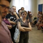 07.09.2016 Suchedniów. Spotkanie rodziców uczniów szkoły podstawowej nr 1 z burmistrzem w sprawie jej przeniesienia do gimnazjum. / Jarosław Kubalski / Radio Kielce