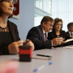 08.09.2016 Kielce. Wojewoda świętokrzyski Agata Wojtyszek podpisała z przedstawicielami samorządów umowy na przebudowę dróg / Jarosław Kubalski / Radio Kielce