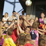 13.09.2016 Kielce. Losowanie "Koroniarskich Ambasadorów" - zawodników opiekujących się drużynami młodzieżowymi. / Jarosław Kubalski / Radio Kielce