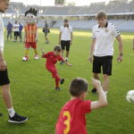 13.09.2016 Kielce. Losowanie "Koroniarskich Ambasadorów" - zawodników opiekujących się drużynami młodzieżowymi. / Jarosław Kubalski / Radio Kielce