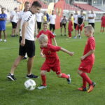 13.09.2016 Kielce. Losowanie "Koroniarskich Ambasadorów" - zawodników opiekujących się drużynami młodzieżowymi. / Jarosław Kubalski / Radio Kielce