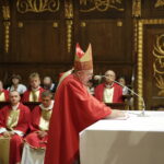 14.09.2016 Święty Krzyż. Uroczystości odpustowe ku czci Podwyższenia Drzewa Krzyża Świętego. Biskup pomocniczy diecezji sandomierskiej Edward Frankowski. / Jarosław Kubalski / Radio Kielce