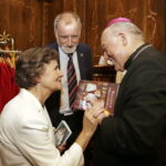 14.09.2016 Święty Krzyż. Uroczystości odpustowe ku czci Podwyższenia Drzewa Krzyża Świętego. We Mszy Świętej wziął udział ojciec Prezydenta RP profesor Jan Tadeusz Duda z małżonką Janiną. / Jarosław Kubalski / Radio Kielce