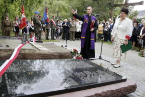 17.09.2016 Kielce. Uroczystości pod pomnikiem katyńskim w rocznicę napaści ZSRR na Polskę. / Jarosław Kubalski / Radio Kielce