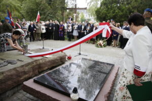 17.09.2016 Kielce. Uroczystości pod pomnikiem katyńskim w rocznicę napaści ZSRR na Polskę. / Jarosław Kubalski / Radio Kielce