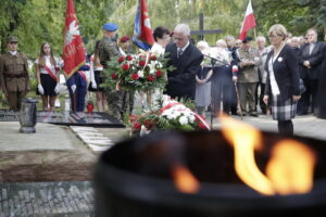 17.09.2016 Kielce. Uroczystości pod pomnikiem katyńskim w rocznicę napaści ZSRR na Polskę. / Jarosław Kubalski / Radio Kielce