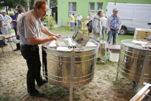 17.09.2016 Kielce. III Świętokrzyski Kiermasz Pszczelarski. / Jarosław Kubalski / Radio Kielce