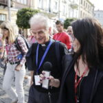17.09.2016 Kielce. Spacer po mieście z biskupem Marianem Florczykiem. / Jarosław Kubalski / Radio Kielce