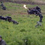 18.09.2016 Szewce. Rekonstrukcja bitwy pod Szewcami, jaka się rozegrała pomiędzy oddziałami AK i Niemcami 18 września 1944 roku. / Jarosław Kubalski / Radio Kielce