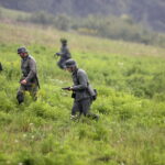 18.09.2016 Szewce. Rekonstrukcja bitwy pod Szewcami, jaka się rozegrała pomiędzy oddziałami AK i Niemcami 18 września 1944 roku. / Jarosław Kubalski / Radio Kielce