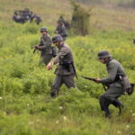 18.09.2016 Szewce. Rekonstrukcja bitwy pod Szewcami, jaka się rozegrała pomiędzy oddziałami AK i Niemcami 18 września 1944 roku. / Jarosław Kubalski / Radio Kielce
