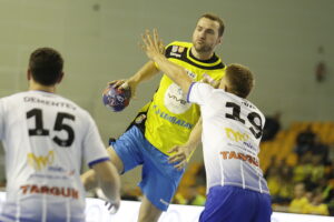 20.09.2016 Kielce. Mecz Vive Tauron Kielce - Stal Mielec. Mariusz Jurkiewicz. / Jarosław Kubalski / Radio Kielce