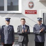 26.09.2016 Minister Mariusz Błaszczak otworzył posterunek policji w Chmielniku / Jarosław Kubalski / Radio Kielce