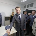 26.09.2016 Minister Mariusz Błaszczak otworzył posterunek policji w Chmielniku / Jarosław Kubalski / Radio Kielce