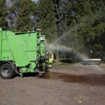 29.09.2016. Nowoczesna, dwukomorowa śmieciarka firmy Eneris / Jarosław Kubalski / Radio Kielce