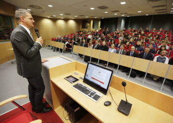 29.09.2016. Przywitanie zagranicznych studentów UJK / Jarosław Kubalski / Radio Kielce