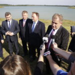 30.09.2016 Wiceminister energii Grzegorz Tobiszowski przyjechał do Piaseczna / Jarosław Kubalski / Radio Kielce