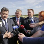 30.09.2016 Wiceminister energii Grzegorz Tobiszowski przyjechał do Piaseczna / Jarosław Kubalski / Radio Kielce